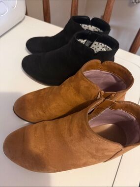 Cat & Jack Girls' Black and Tan Suede Ankle Booties